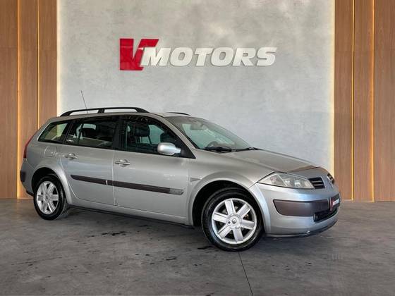 RENAULT MEGANE 1.6 DYNAMIQUE GRAND TOUR 16V FLEX 4P MANUAL RENAULT MEGANE 1.6 DYNAMIQUE GRAND TOUR 16V FLEX 4P MANUAL
